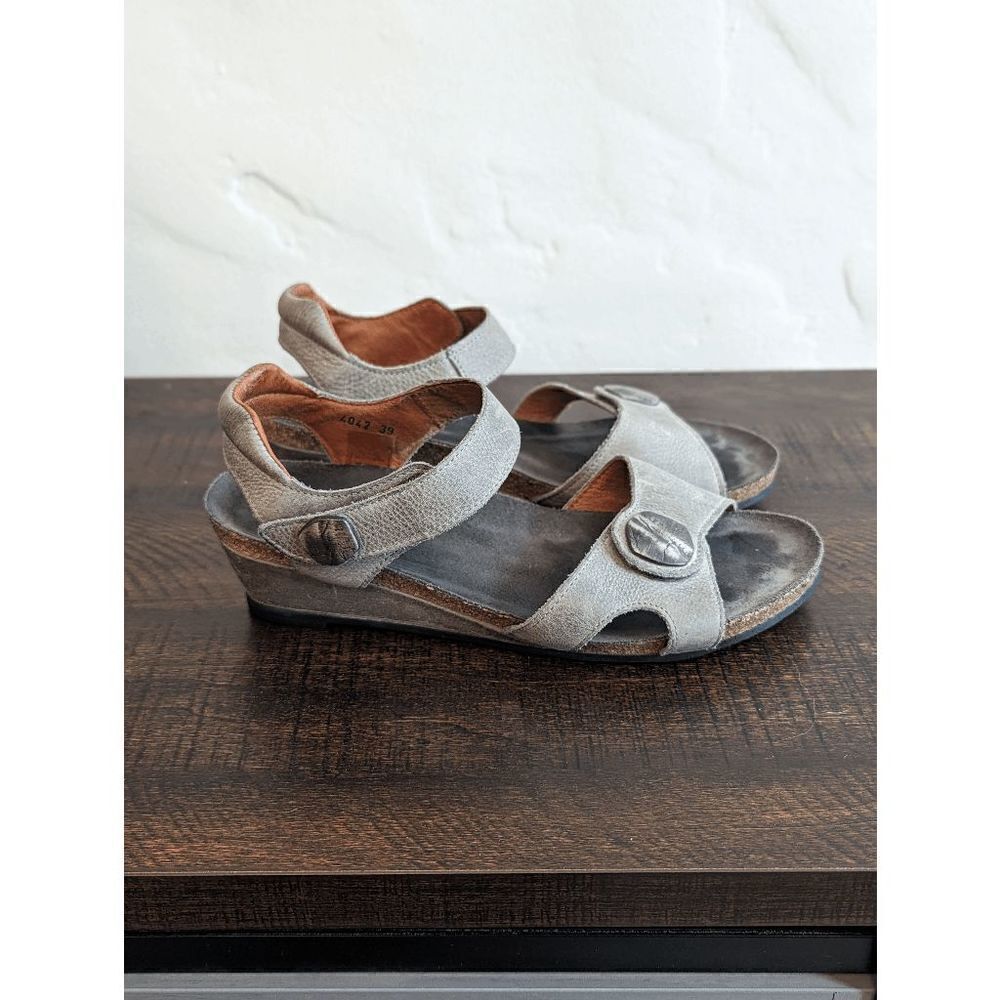 Taos Gray Carousel Wedge Strappy Sandals - Size 39